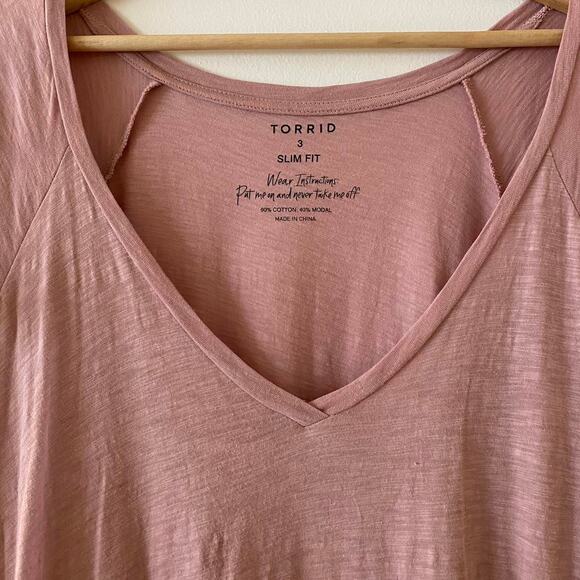 Torrid pink slim fit  V-neck top - Picture 5 of 6